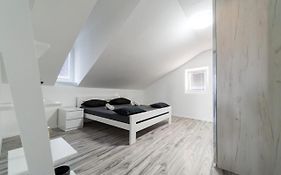 City Center Mayess Aparment